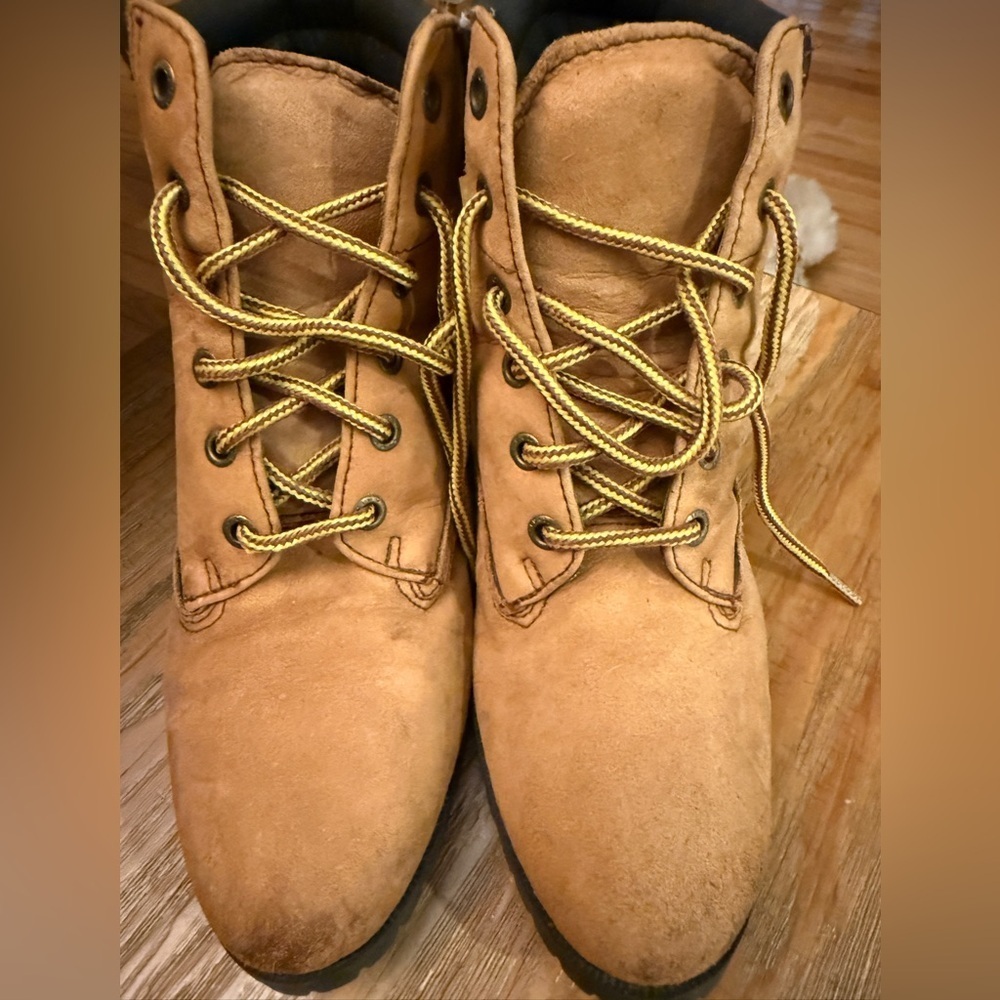 Tan Lace-Up Construction Style Boots with Yellow Laces see pics for cond!